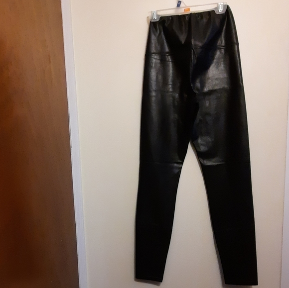 Aritzia Wilfred Free Daria Pant Vegan Leather Leggings - Picture 14 of 16